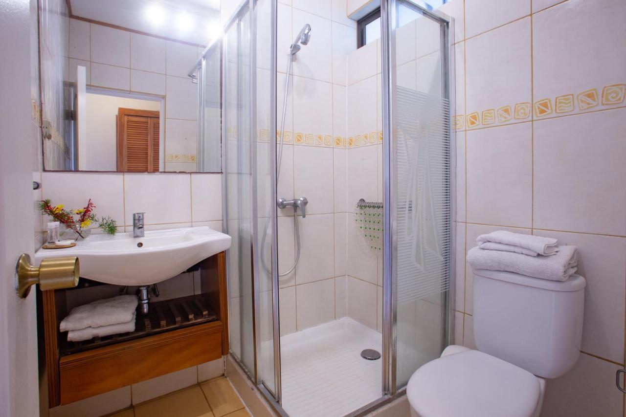 Hostal Uruhao Hanga Roa Esterno foto