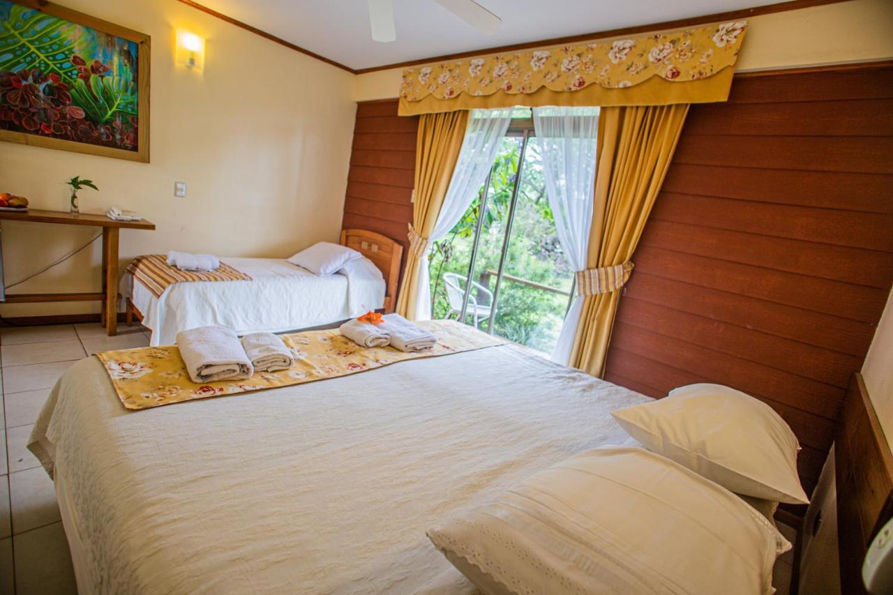 Hostal Uruhao Hanga Roa Esterno foto