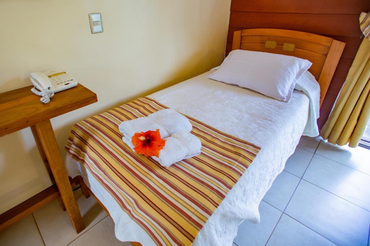 Hostal Uruhao Hanga Roa Esterno foto