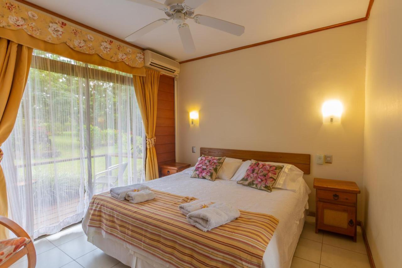 Hostal Uruhao Hanga Roa Esterno foto