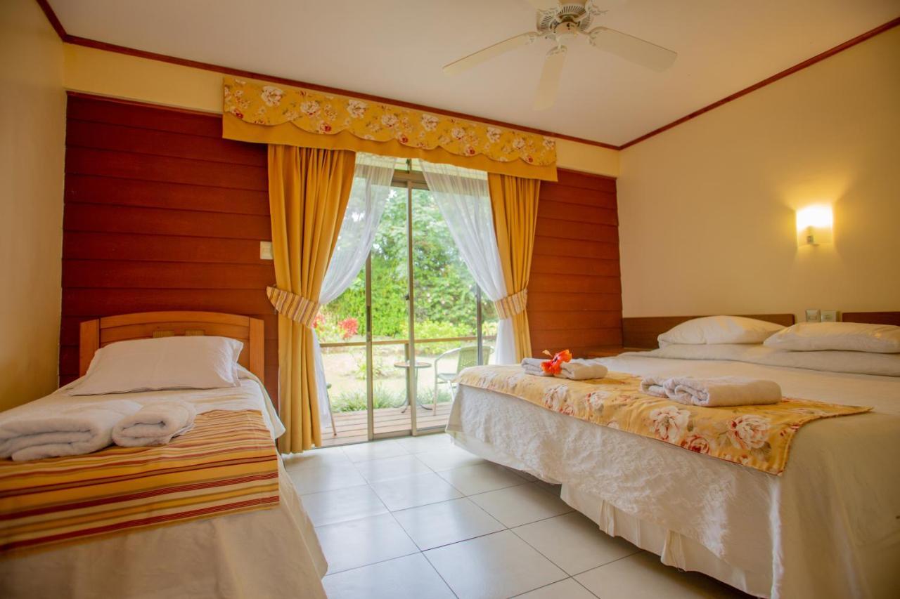 Hostal Uruhao Hanga Roa Esterno foto