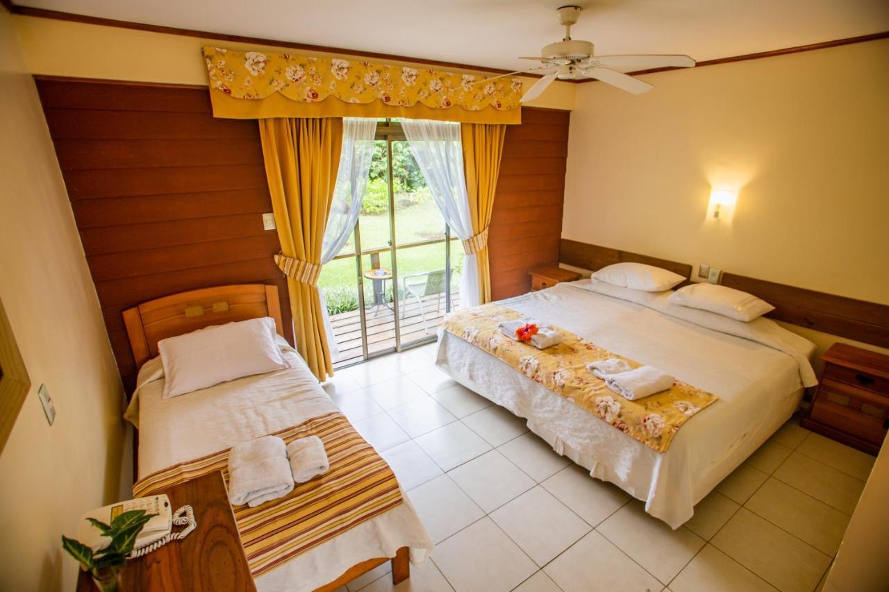 Hostal Uruhao Hanga Roa Esterno foto