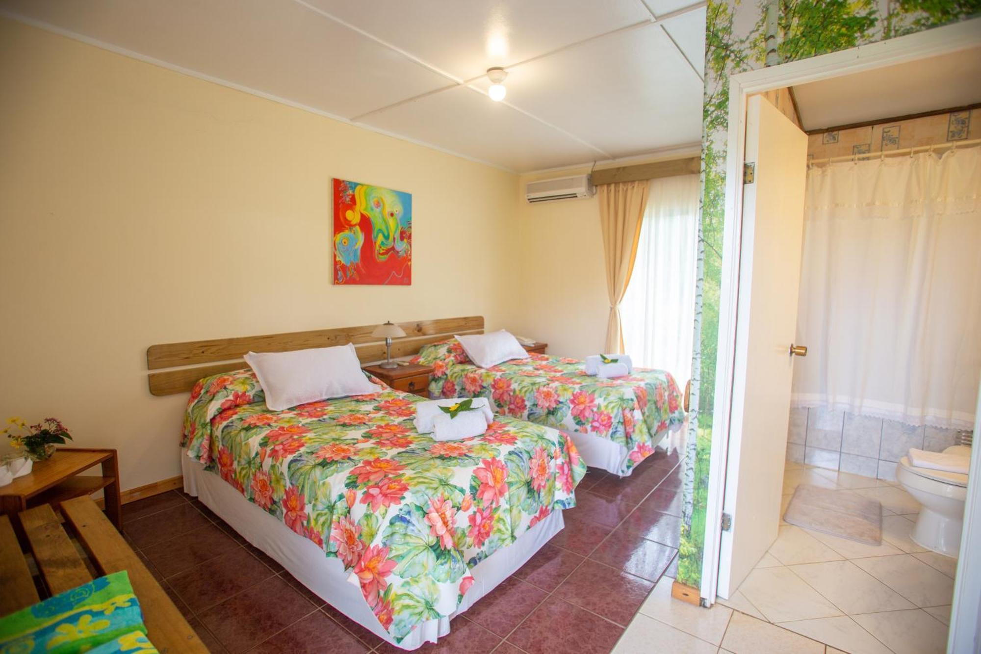Hostal Uruhao Hanga Roa Esterno foto